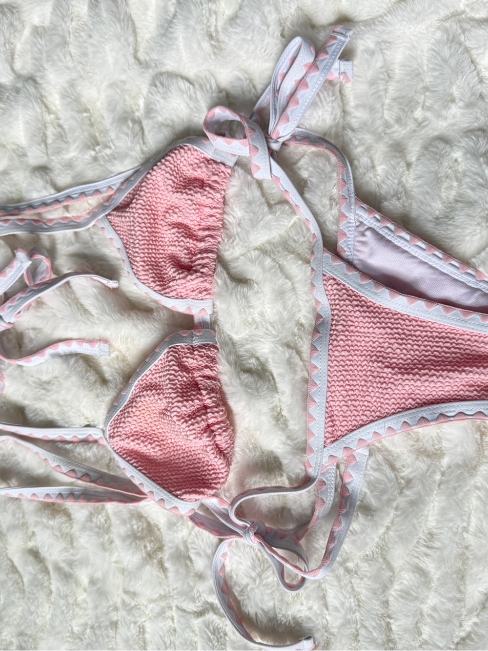 Assorted bikinis - Picture 3 of 8